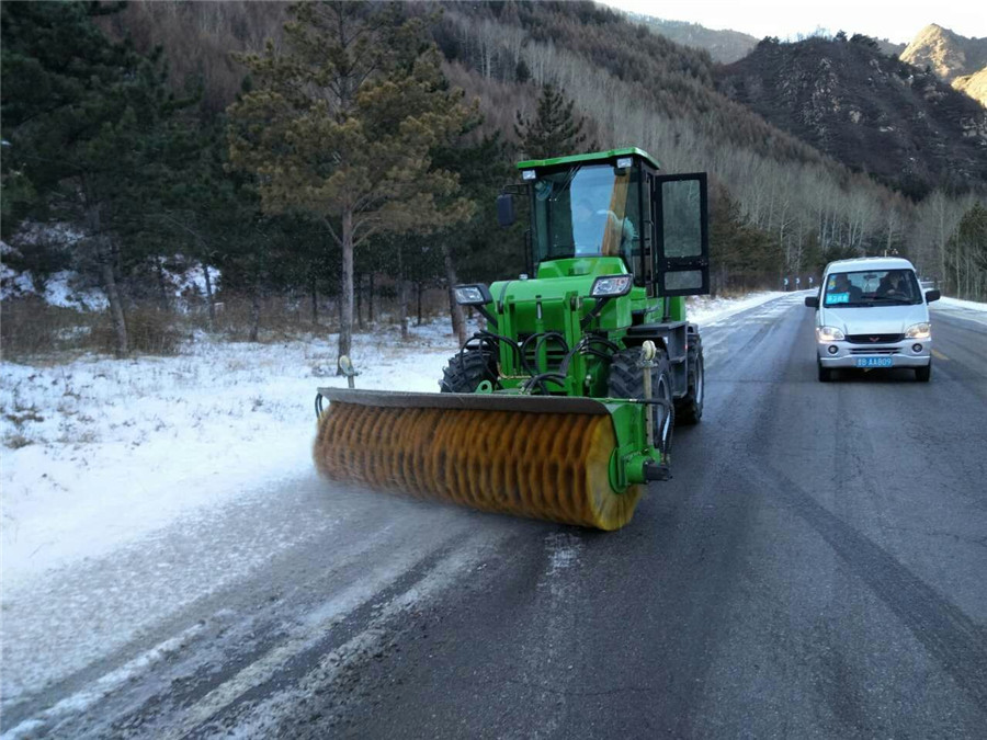 大型純鋼絲刷掃雪車(chē)